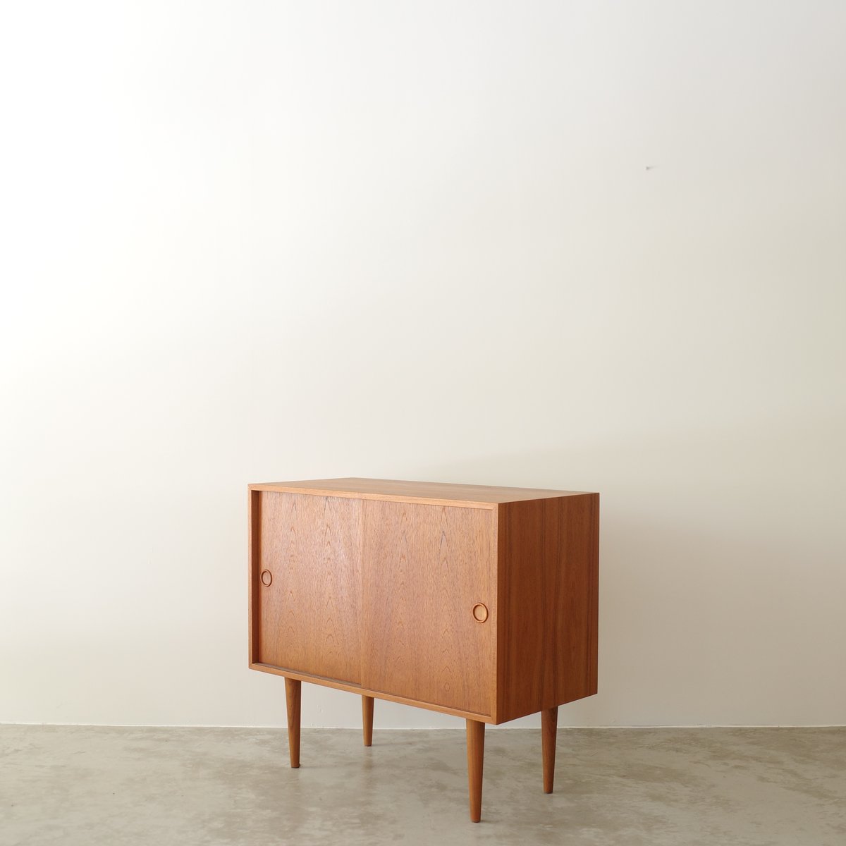 Kai Kristiansen / model.41 キャビネット（ teak ） | 𝐟𝐥𝐨𝐨𝐫