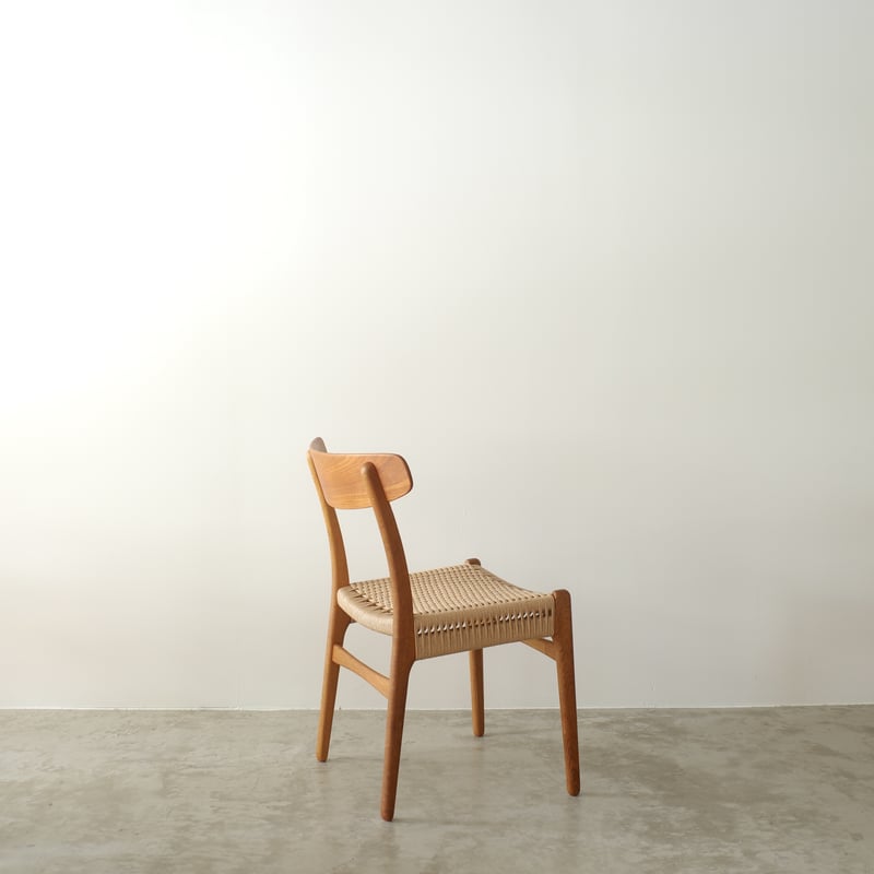 Hans J. Wegner / CH23 ダイニングチェア（ teak / oak ） |