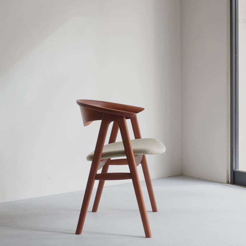 エリック Arm Chair “Model67 / Captain” by Erik Buch for Ørum Møbelfabrik