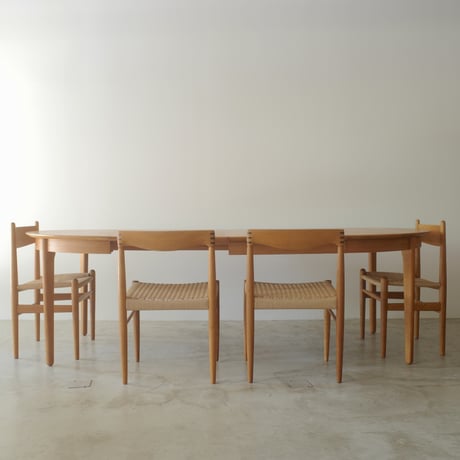 Arne Vodder for VAMO Møbelfabrik / ラウンドダイニングテーブル〈 oak 〉