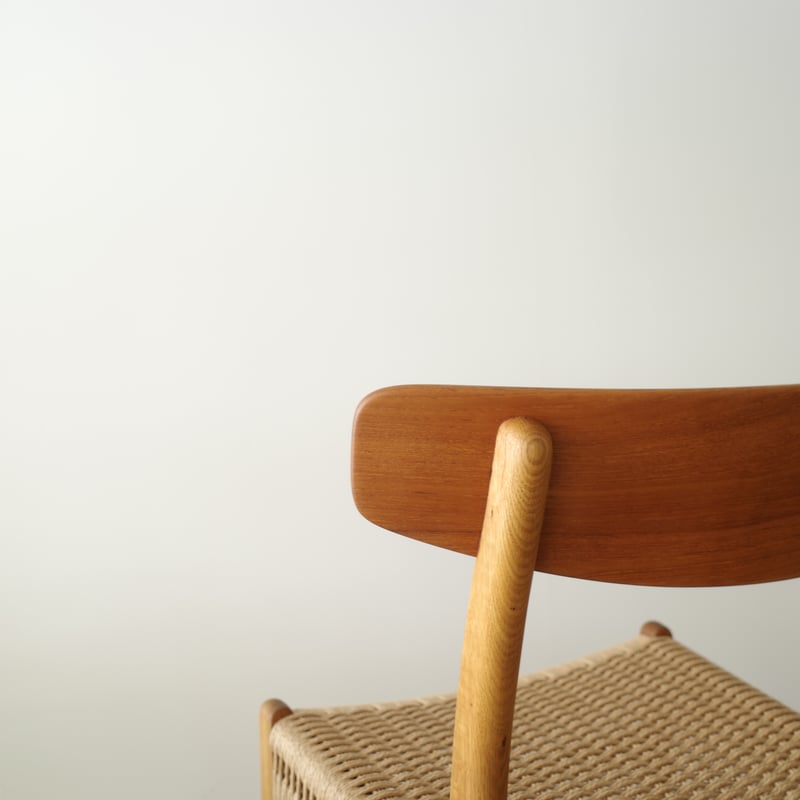Hans J. Wegner / CH23 ダイニングチェア（ teak / oak ） |
