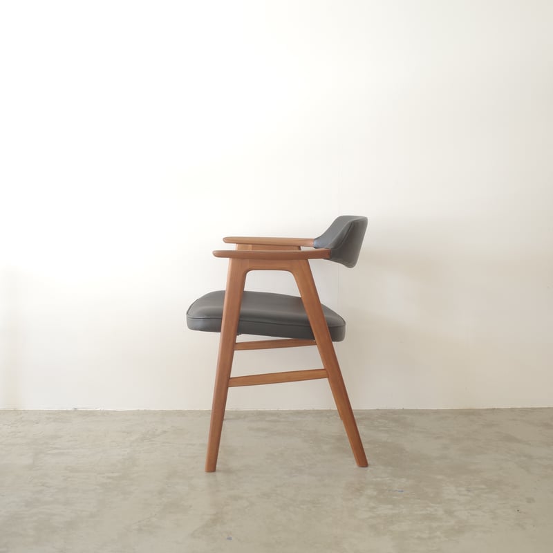 Erik Kirkegaard / model.42 アームチェア（ teak ） | 𝐟𝐥𝐨𝐨𝐫