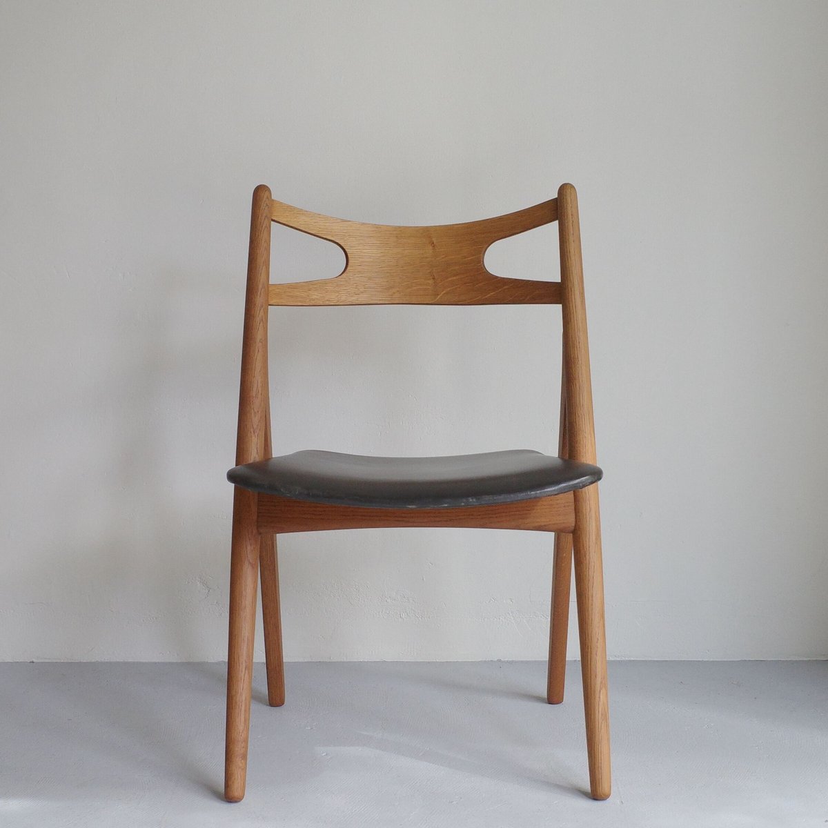 Hans J. Wegner / CH29 'Sawbuck' ダイニングチェア | 𝐟𝐥𝐨𝐨𝐫