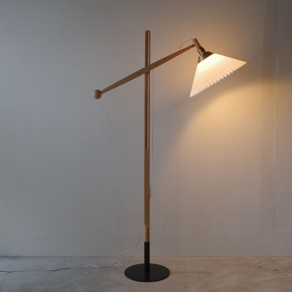 Vilhelm Wohlert for Le Klint / model.325 フロアランプ