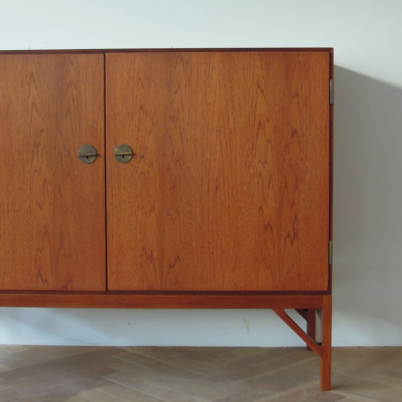Borge Mogensen model.A232 キャビネット チーク Borge Mogensen Model 232 Cabinet Teak - MOTO FURNITURE 北欧