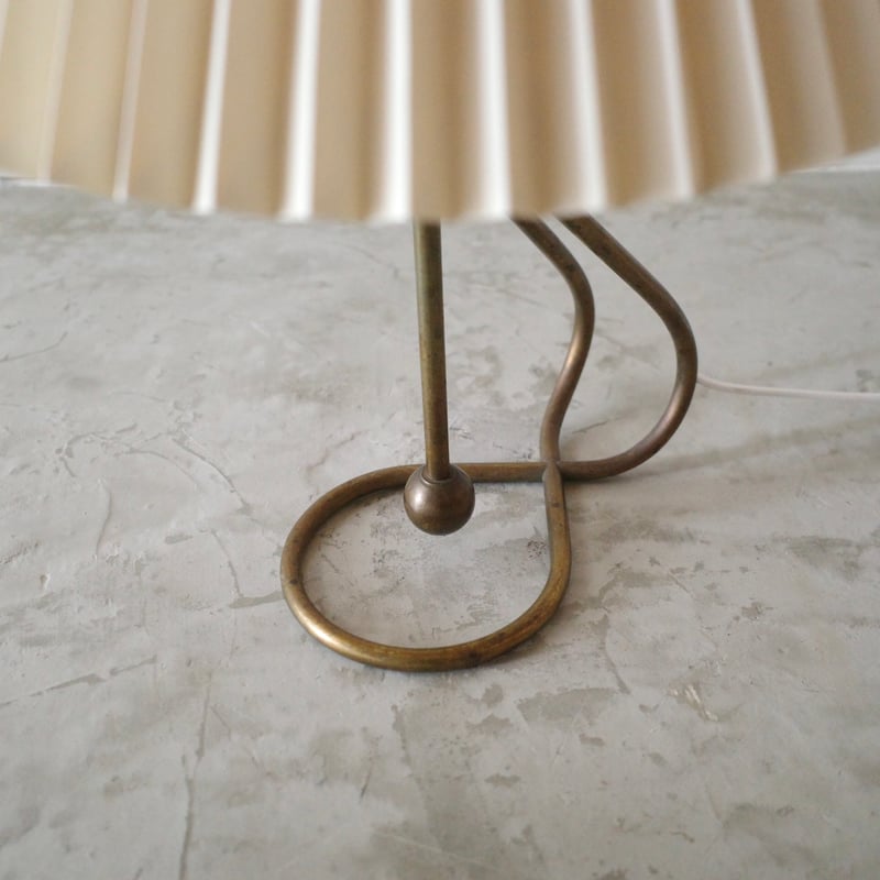 Le Klint / テーブルランプ（ brass ） | 𝐟𝐥𝐨𝐨𝐫