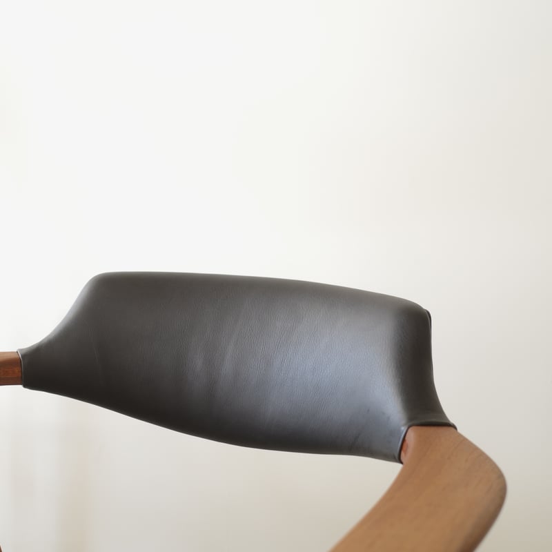 Erik Kirkegaard / model.42 アームチェア（ teak ） | 𝐟𝐥𝐨𝐨𝐫