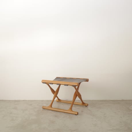 Poul Hundevad / PH43 ‘‘Goldhill’’ スツール〈 oak 〉