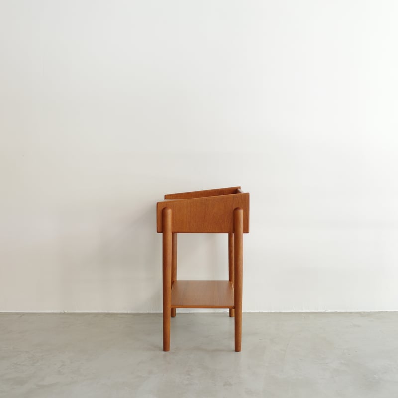 Borge Mogensenデザイン Soborg Mobler社シングルベッド こまものと北欧家具の店 Salut / Borge Mogensen / Single bed model.137