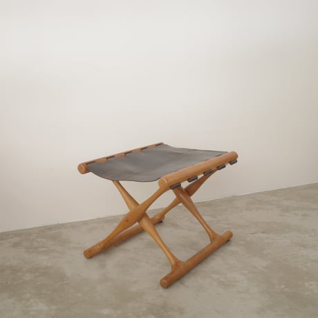 Poul Hundevad / PH43 ‘‘Goldhill’’ スツール〈 oak 〉