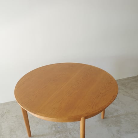 Arne Vodder for VAMO Møbelfabrik / ラウンドダイニングテーブル〈 oak 〉
