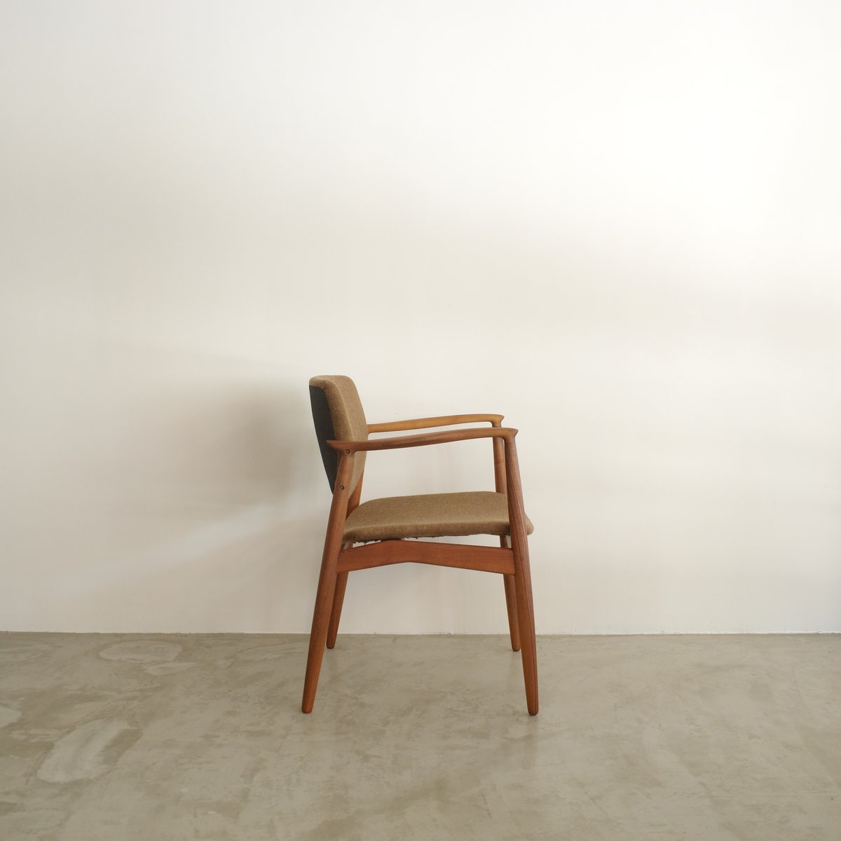 Erik Buck / Model.67 ''Captains chair'' アームチェア