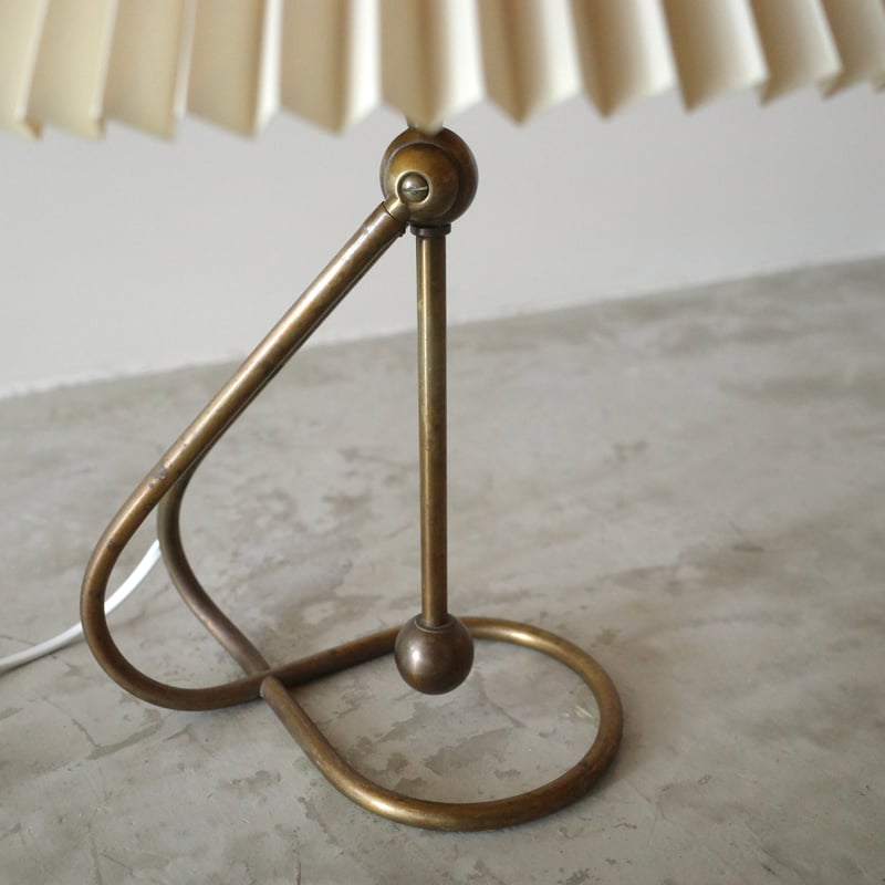 Le Klint / テーブルランプ（ brass ） | 𝐟𝐥𝐨𝐨𝐫