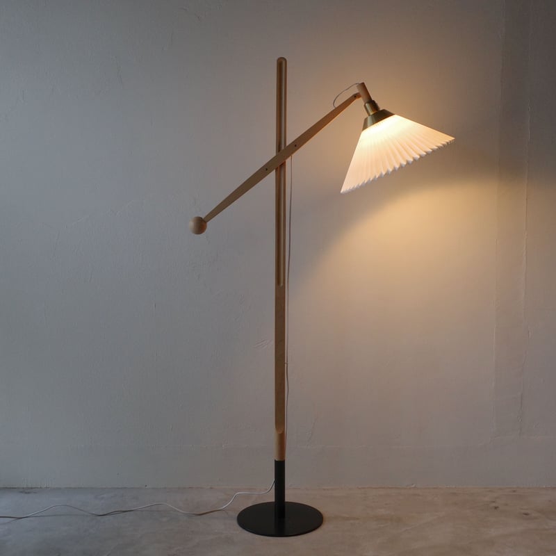 【希少】LE KLINT　レクリント　フロアランプ　フロアスタンド　325 LE KLINT レクリント フロアランプ 325 照明 ビンテージ | SOLD