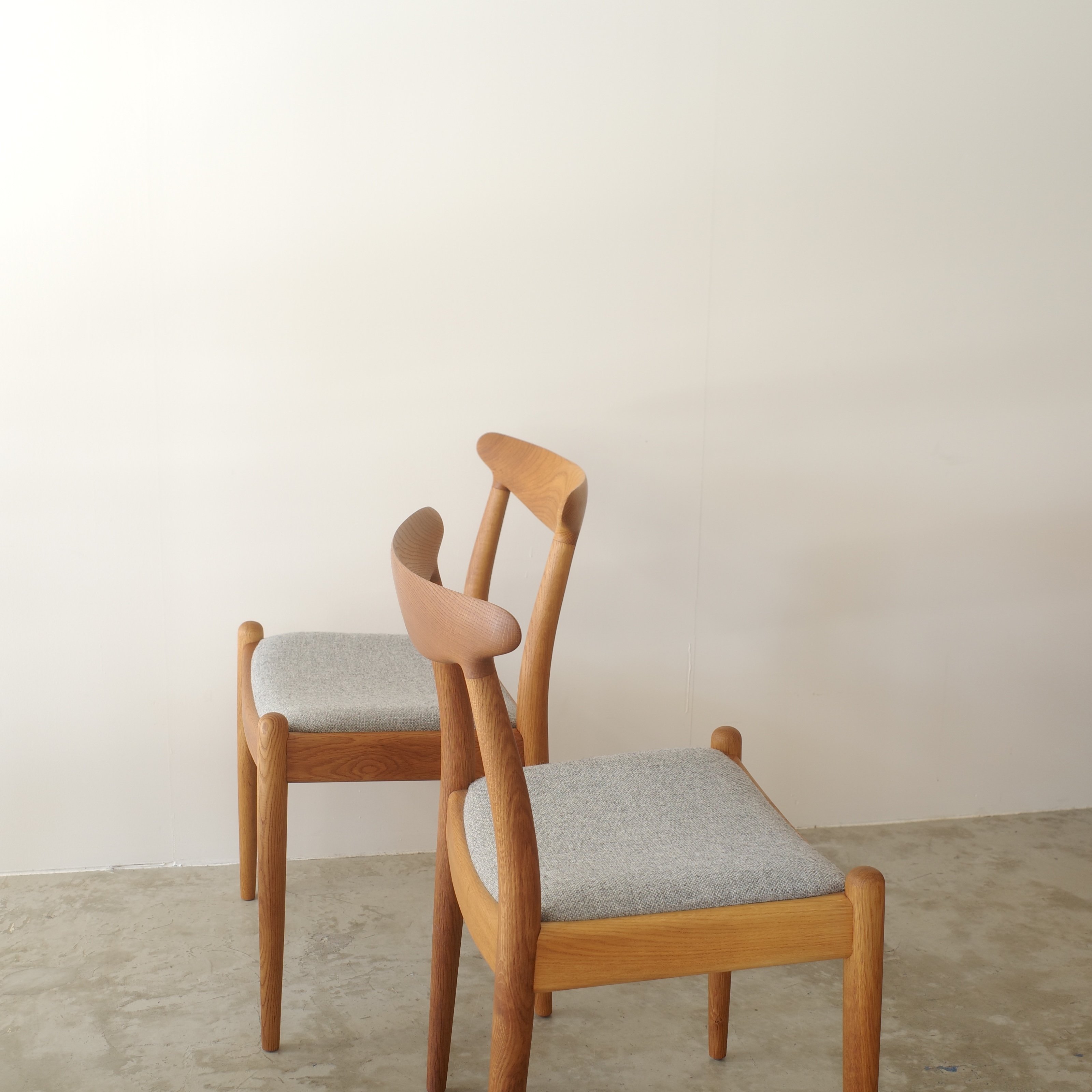 Hans J. Wegner / W1 ダイニングチェア〈 oak 〉 | 𝐟𝐥𝐨𝐨𝐫