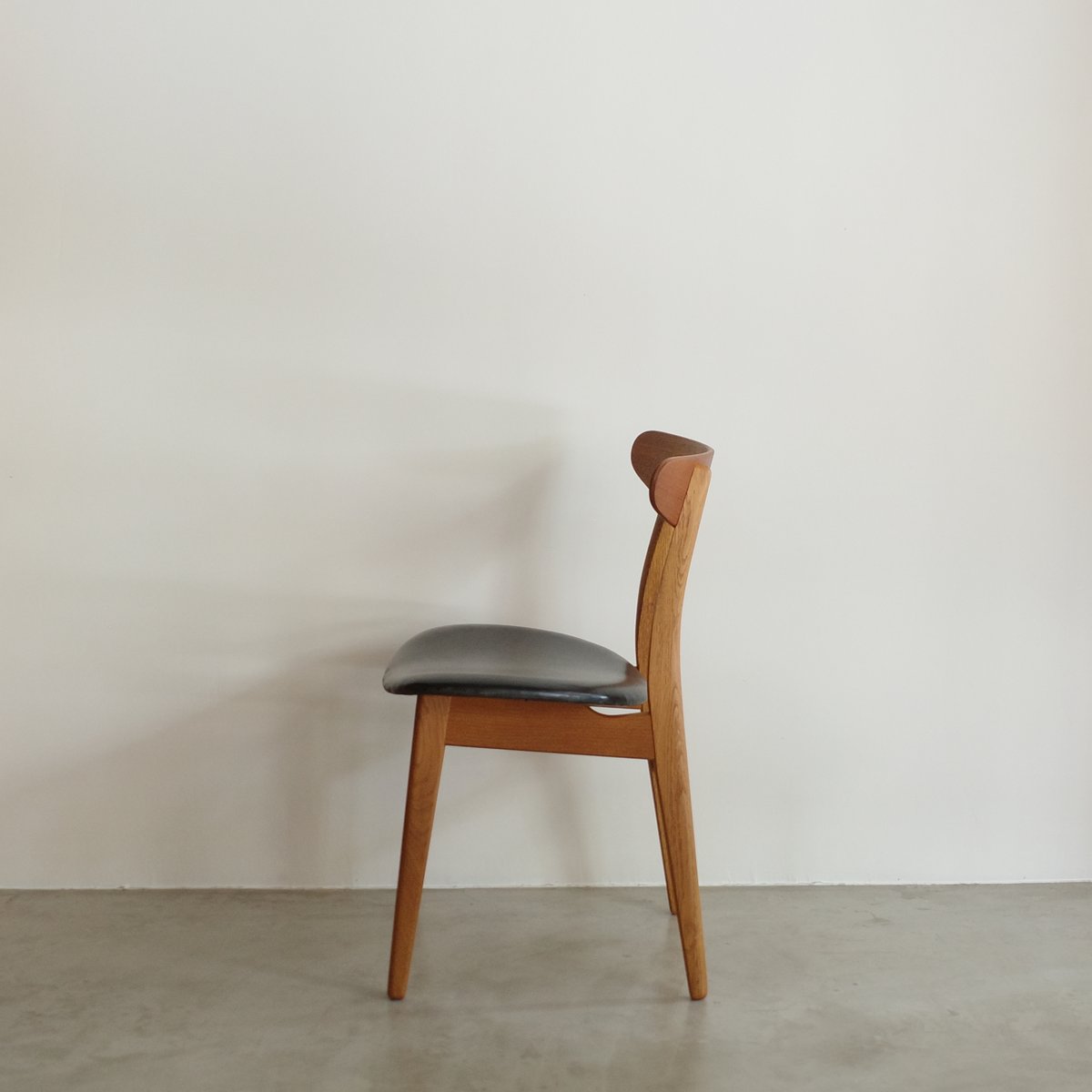 Hans J. Wegner / CH30 ダイニングチェア( teak / oak ) | Hans J. Wegner / CH30 ダイニングチェア( teak / oak ) |