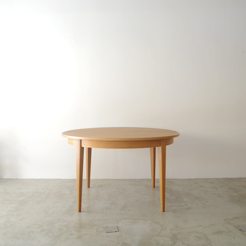 オーク ラウンドテーブル Omann Jun / model.55 ラウンドダイニングテーブル（ oak ） | 𝐟𝐥𝐨𝐨𝐫