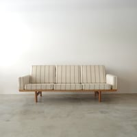 Hans J. Wegner / GE236 3シートソファ