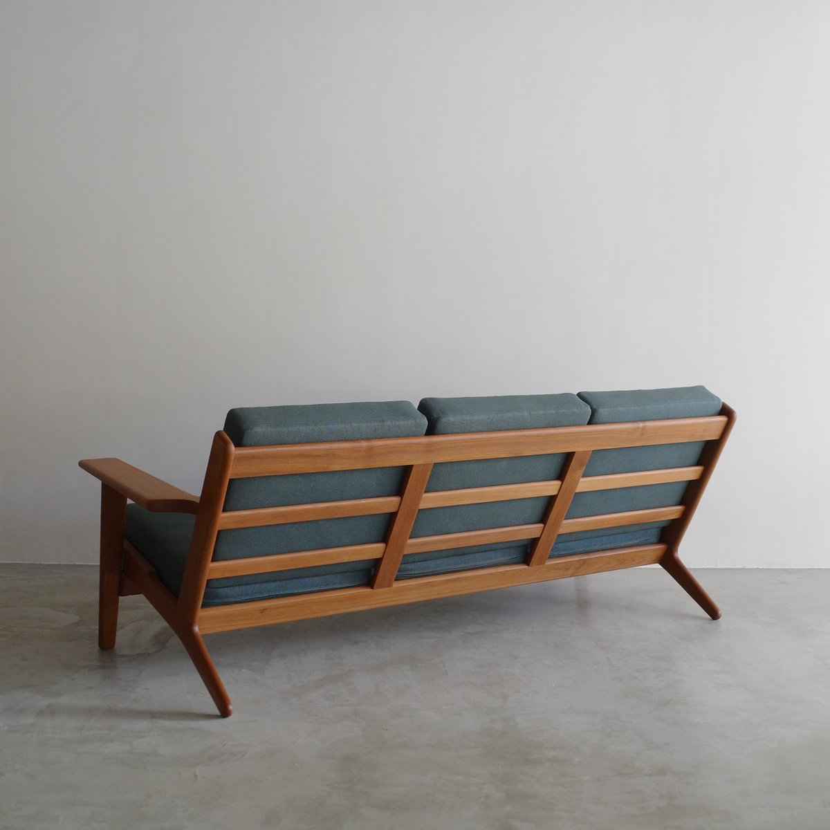 Hans J. Wegner / GE290 3シートソファ ( teak ) | 𝐟𝐥𝐨𝐨𝐫