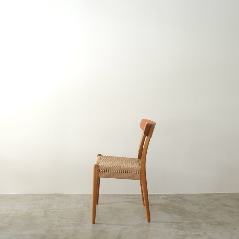 Hans J. Wegner / CH23 ダイニングチェア（ teak / oak ） |