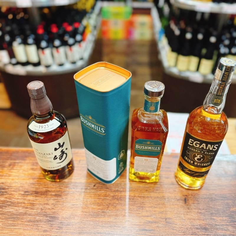 BUSHMILLSの12年と10年のシングルモルトウイスキーセット。 BUSHMILLSの12年と10年のシングルモルトウイスキーセット。 ブッシュ