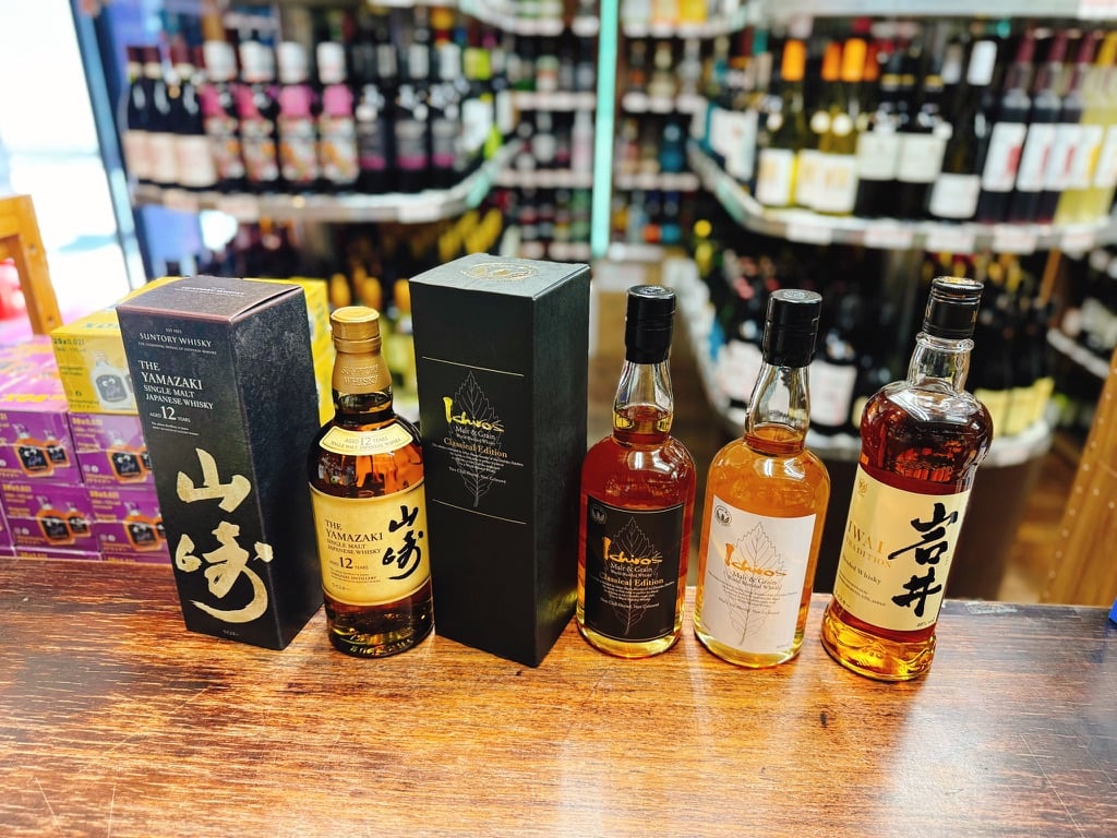 サントリー シングルモルトウイスキー 山崎12年 ＆ イチローズ モルト