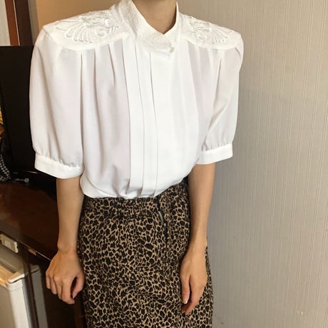stand collar pleats blouse
