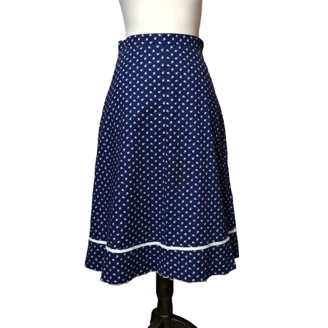 navy floral skirt