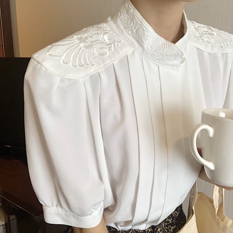 stand collar pleats blouse