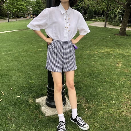 Heart button embroidery shirt