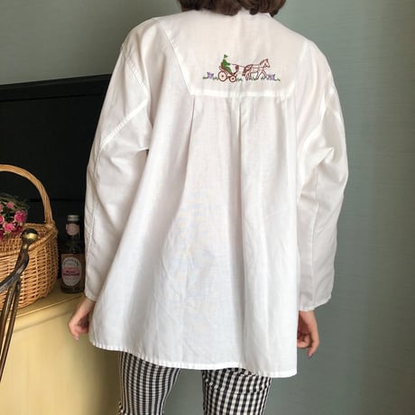 French Carriage embroidery shirt
