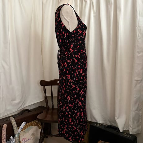 Vintage rose pattern black one-piece