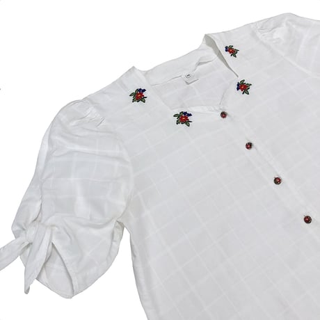 sleeve ribbon embroidery blouse