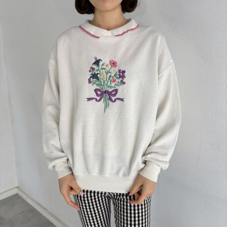 Vintage frill collar bouquet embroidery sweat