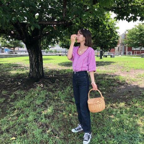 Heart button embroidery blouse