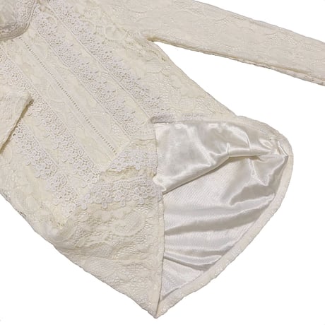 Floral lace cream blouse