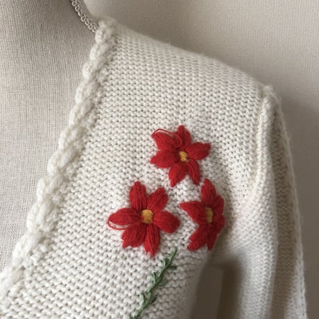 White flower embroidery cardigan