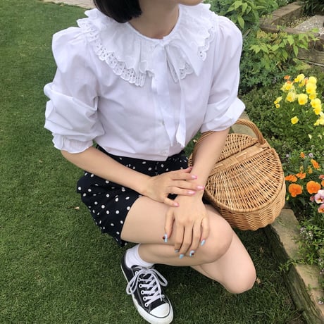 Heart lace ruffle blouse