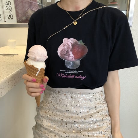 strawberry ice cream T <navy>
