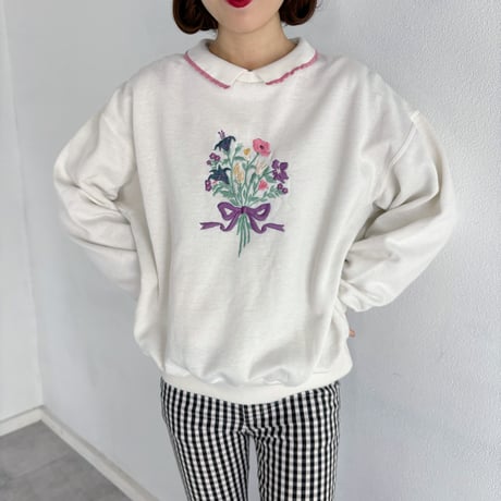 Vintage frill collar bouquet embroidery sweat