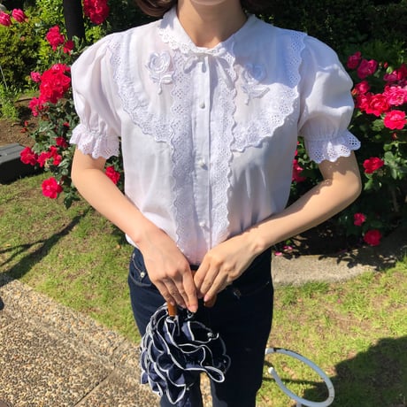 Vintage rose lace wappen bloue