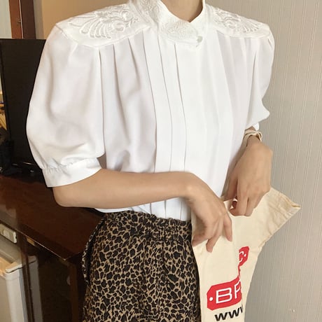 stand collar pleats blouse
