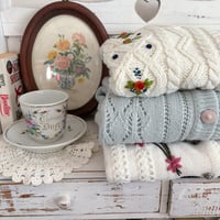 Vintage floral embroidery white knit