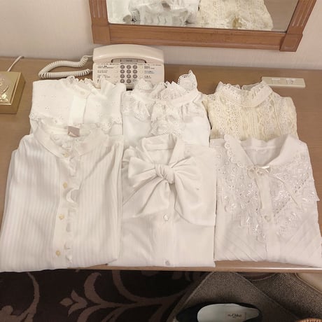 Floral lace cream blouse