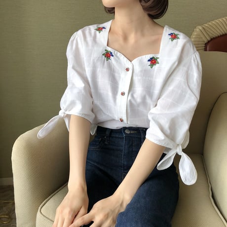 sleeve ribbon embroidery blouse