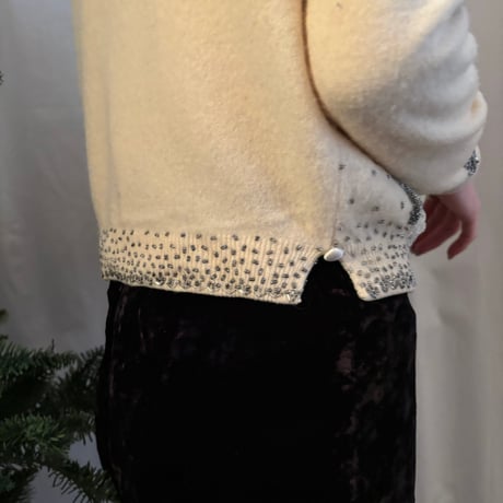 Vintage beads design wool cardigan