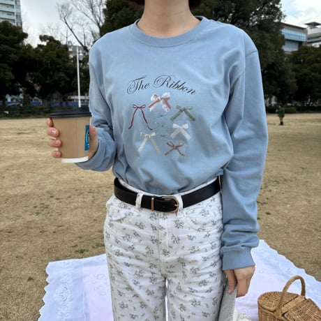 The ribbon T<french blue>