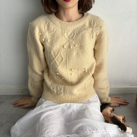 Vintage cherry embroidery short knit