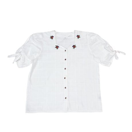 sleeve ribbon embroidery blouse