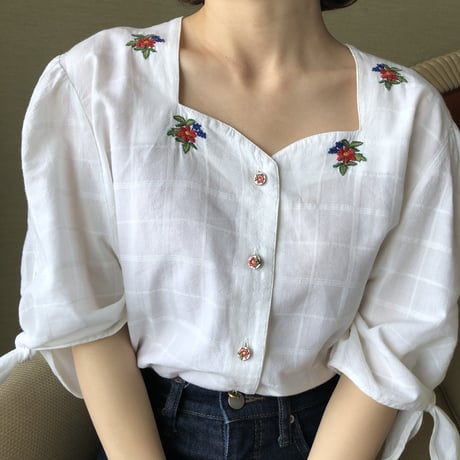 sleeve ribbon embroidery blouse